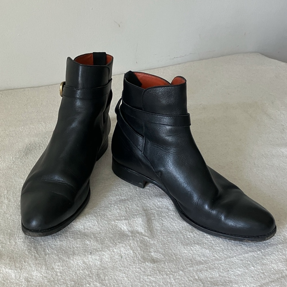 Great condition black leather Carmina Shoemaker jodhpur boots